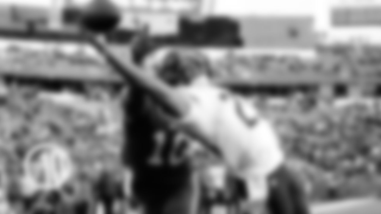 5. Bears match contract offer to Kyle Fuller:
Tied for the NFL lead with seven interceptions, Fuller has had a career year after the Bears matched a four-year contract offer he signed with the Packers.