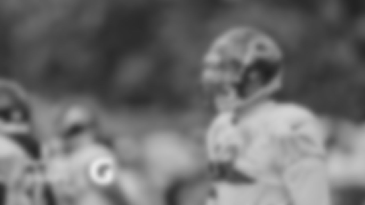 LB Aaron Lynch