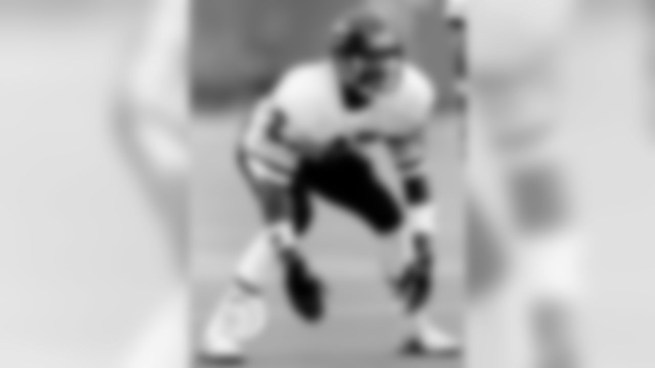 (3) Lemuel Stinson, cornerback (1988)
In five seasons with the Bears, Stinson played in 69 games with 42 starts and recorded 16 interceptions, including 14 in a three-year span from 1989-91.