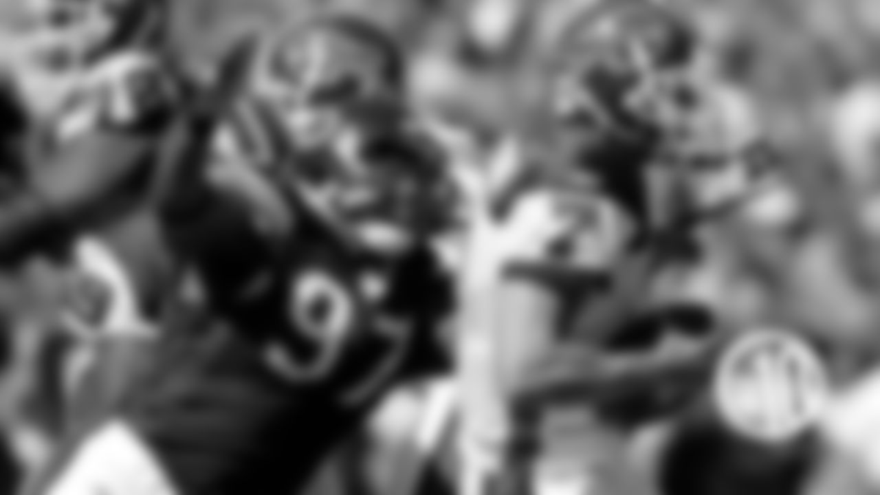 (9) Oct. 8, 2006 vs. Buffalo Bills
The Bears held the Bills to 145 yards while registering five takeaways and three sacks in a 40-7 pasting at Soldier Field.