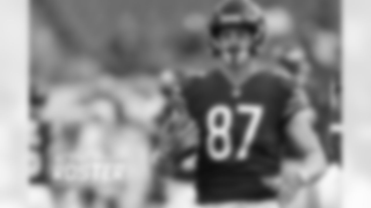 WR Adam Shaheen