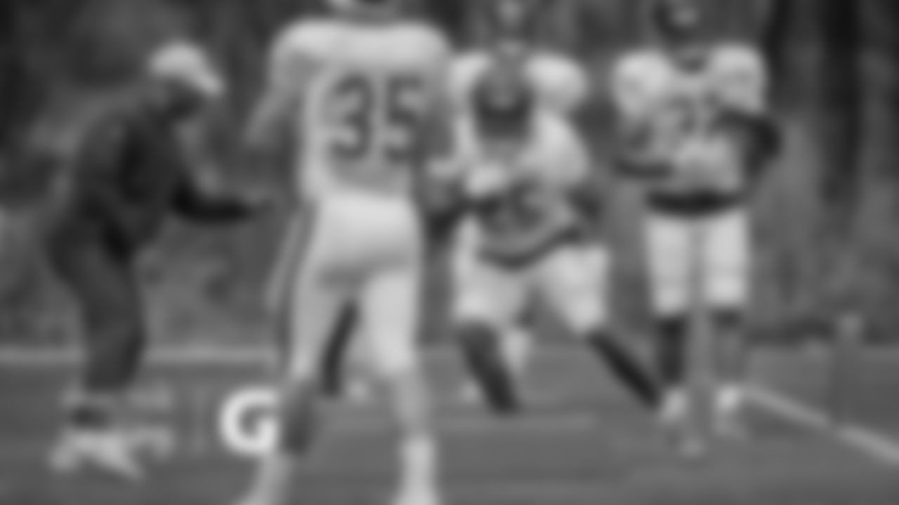 RB Mike Davis