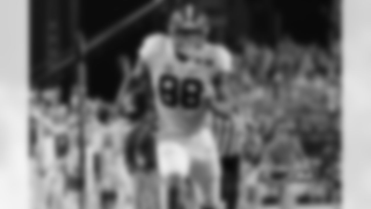 TEN - O.J. Howard - TE, Alabama