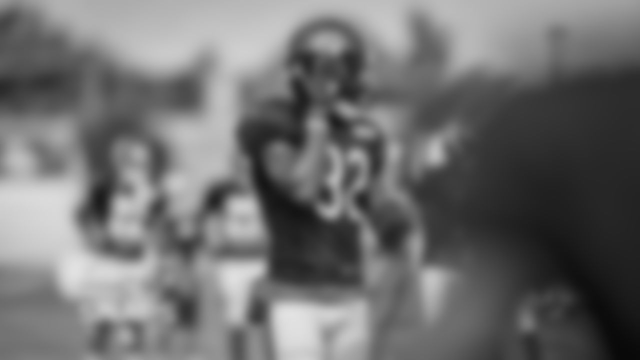 DB Deiondre' Hall