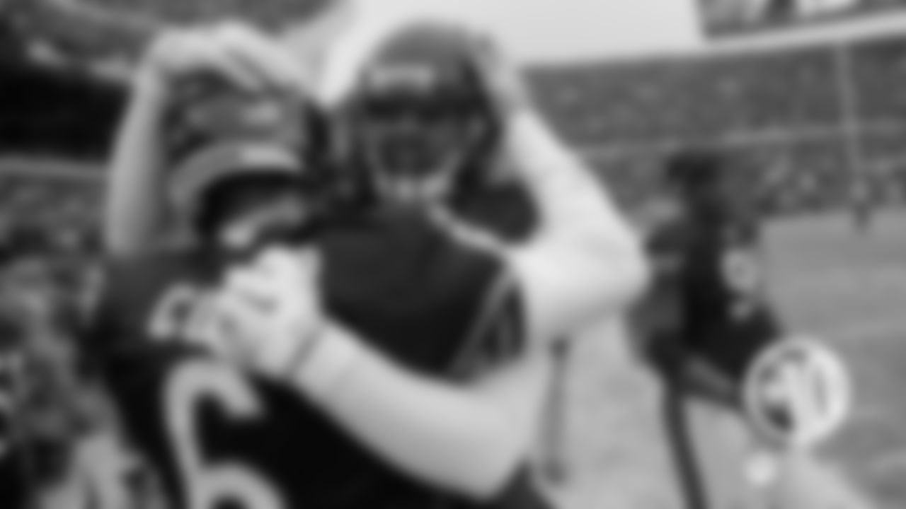 (2) Cutler hits Olsen deep
The first post-season passing attempt of Jay Cutler's NFL career resulted in a 58-yard TD to Greg Olsen on the Bears' third play from scrimmage in a 35-24 divisional win over the Seahawks Jan. 16, 2011 at Soldier Field.
