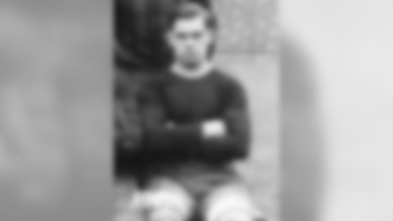 88. Joey Sternaman, QB/K
1922-25, 27-30