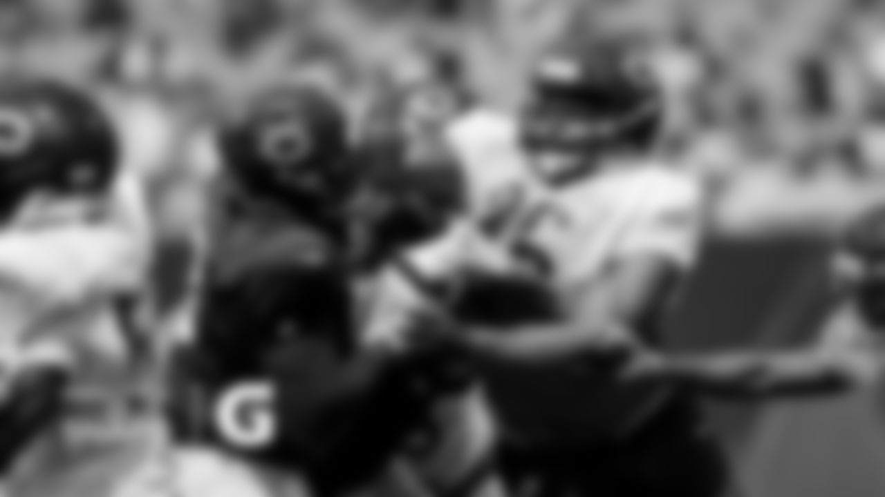 DL Akiem Hicks