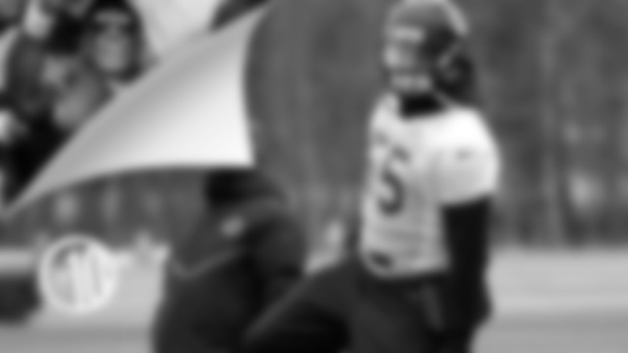 (3) Josh Woods (practice squad)
Bellamy's quick take: Club-life dancer