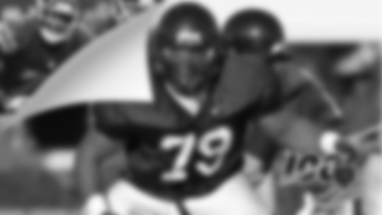 Bobby Massie, OT
Ole Miss, #8 seed