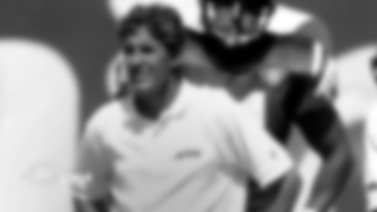 T18 - Pete Carroll (SEA), 6-10 in 1994
Carroll started his career with the Philadelphia Eagles.