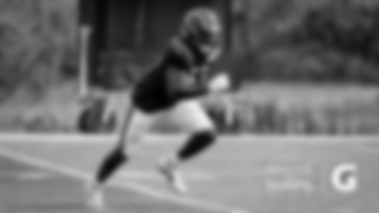 LB Nicholas Morrow