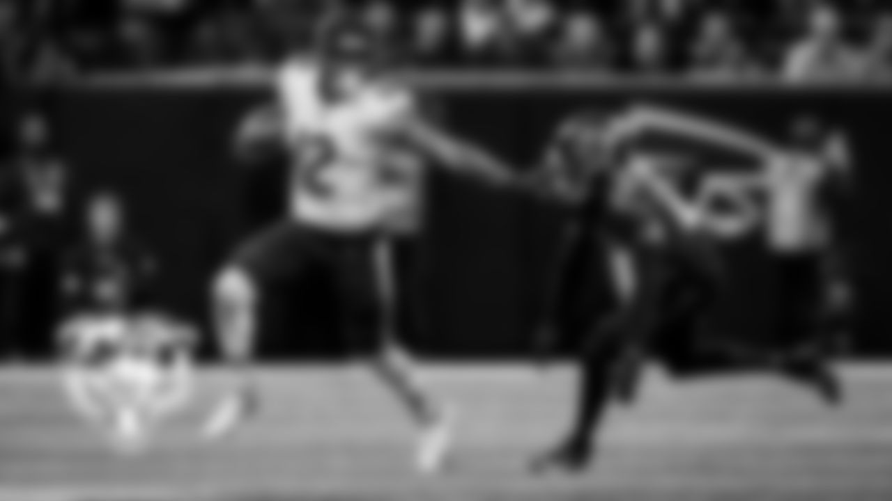 WR Velus Jones Jr. | #12