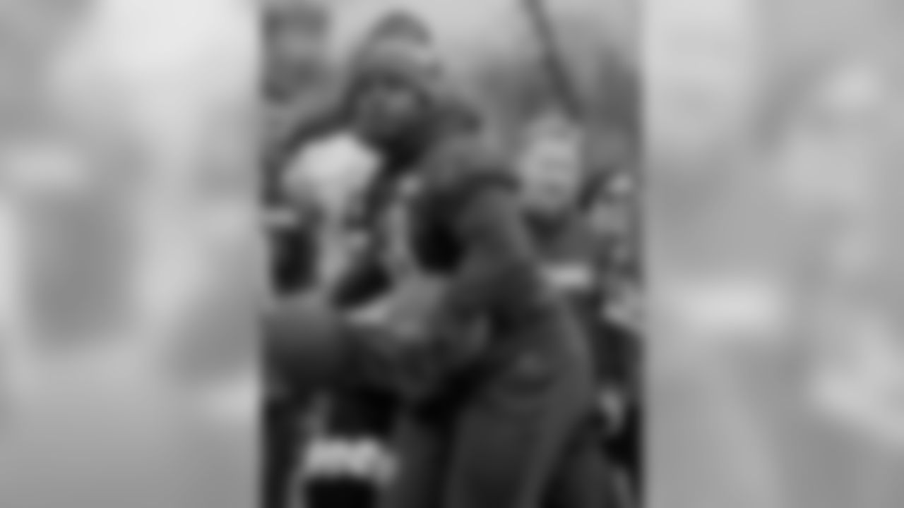 James Daniels, OL