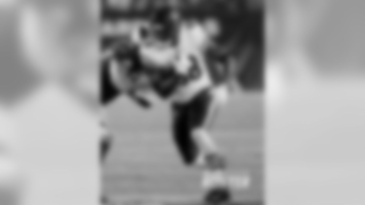 TE Dion Sims