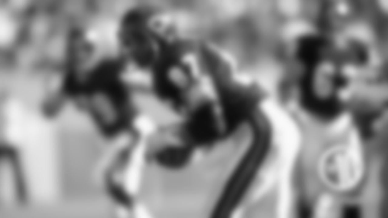 10. Emery Moorehead

The Evanston High School product played eight seasons with the Bears from 1981-88 and was the starting tight end on the famed 1985 championship team.