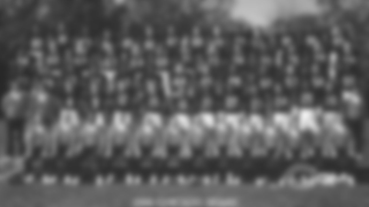 1984
4. Fuller 9. McMahon 12. Lisch 15. Finzer 16. Thomas 21. Frazier 22. Duerson 23. Gayle 24. Fisher 25. Bell 26. Suhey 27. Richardson 29. Gentry 30. Cameron 32. Hutchison 33. Thomas 34. Payton 44. Schmidt 45. Fencik 49. Jordan 50. Singletary 53. Rains 54. Cabral 55. Wilson 58. Marshall 60. Andrews 62. Bortz 63. Hilgenberg 64. Fada 68. Osborne 71. Frederick 73. Hartenstine 74. Covert 75. Humphries 76. McMichael 78. Horne 79. Becker 80. Watts 81. Saldi 83. Gault 84. Baschnagel 86. Anderson 87. Moorehead 88. Dunsmore 89. Krenk 90. Harris 93. Vestman 95. Dent 98. Keys 99. Hampton Mike Ditka - Head Coach