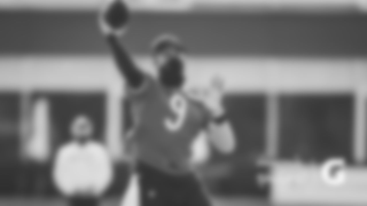 QB Nick Foles
