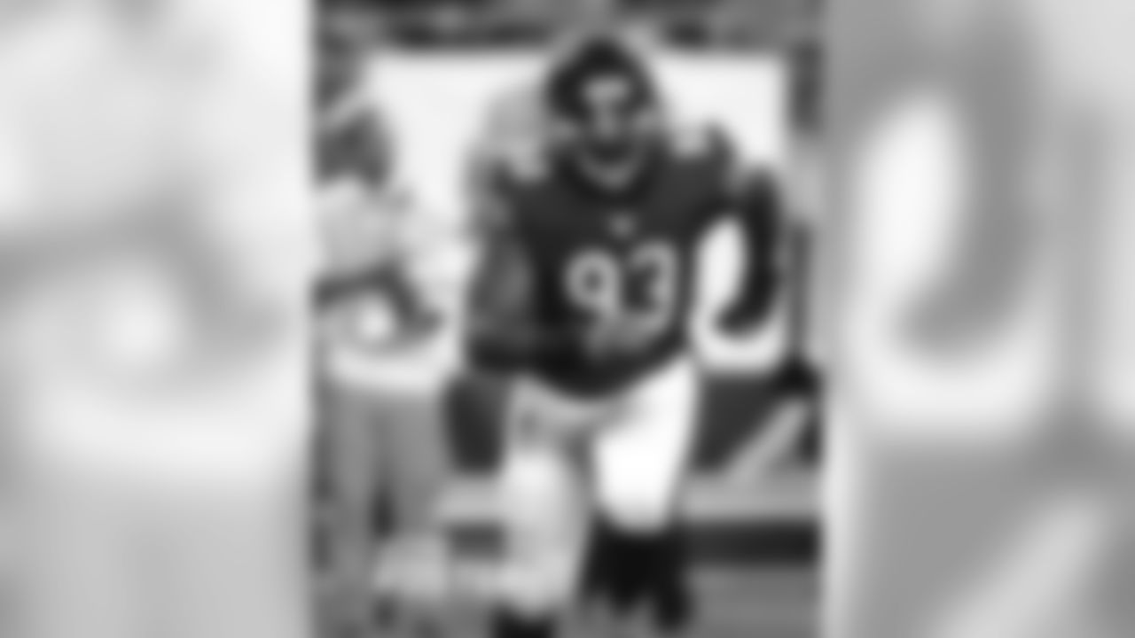 OLB Sam Acho