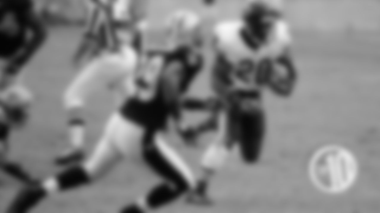(4) Bears 20, Saints 17 on Nov. 6, 2005 in Baton Rouge, La., 85 degrees
Robbie Gould's 28-yard field goal with :06 to play in regular carried the Bears to the win at LSU's home stadium, where the Saints played after being displaced by Hurricane Katrina.