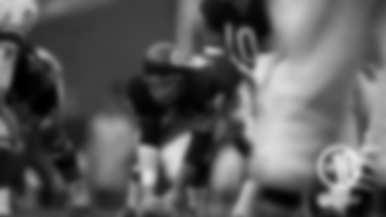 (4) Mike Pyle, center (1961)
A New Trier graduate, Pyle played his entire nine-year NFL career with his hometown team and was voted to the Pro Bowl in 1963 while helping the Bears win the league championship.