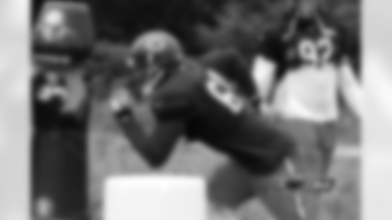 LB Jared Allen