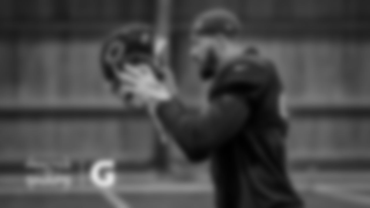 LB Aaron Lynch