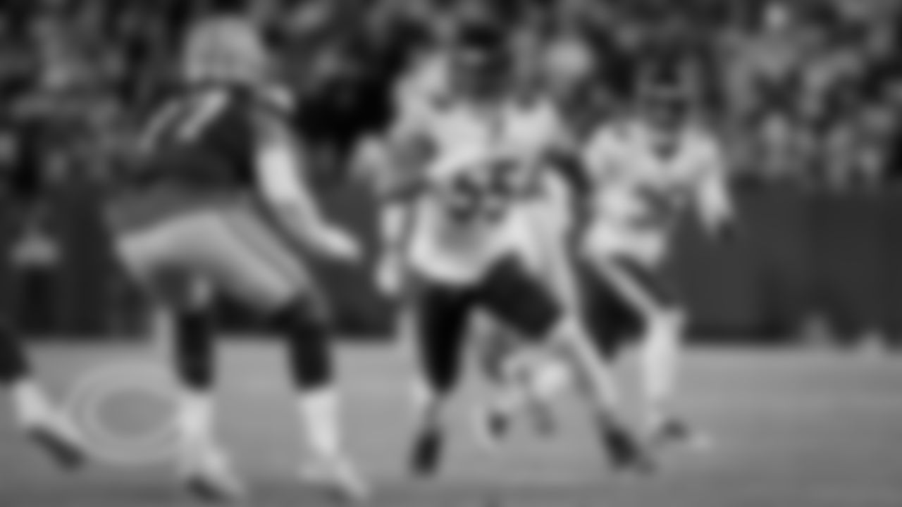 LB Bruce Irvin
Unrestricted Free Agent