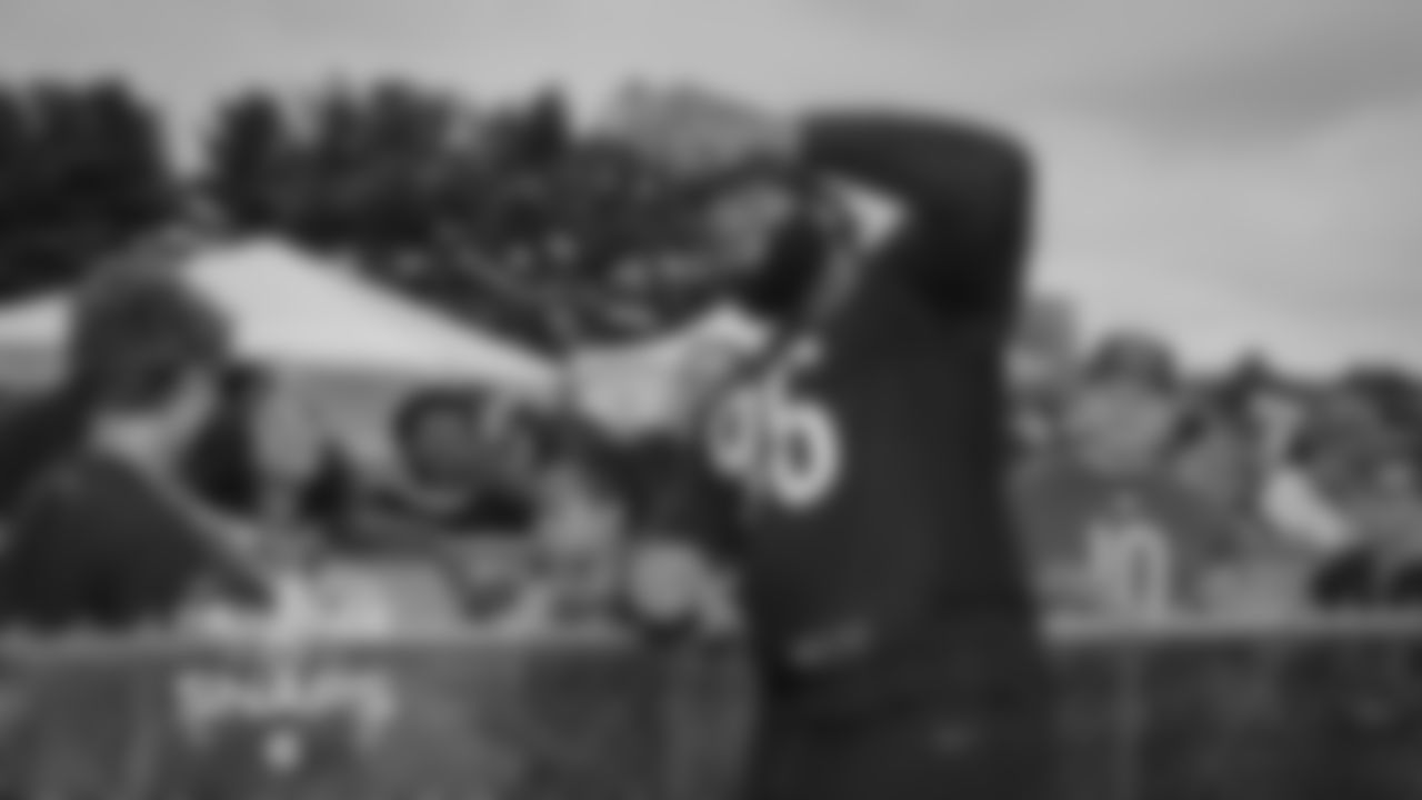 DE Akiem Hicks