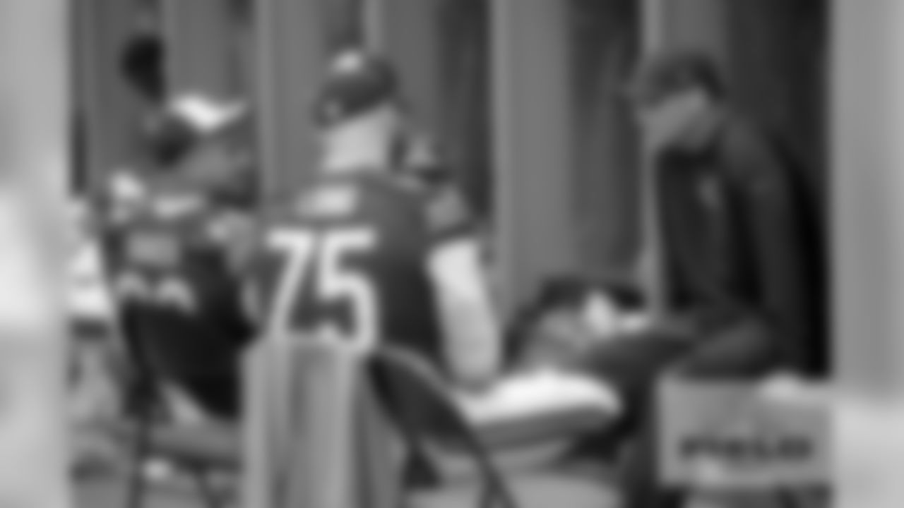 C Roberto Garza, RG Kyle Long, Head Coach Marc Trestman