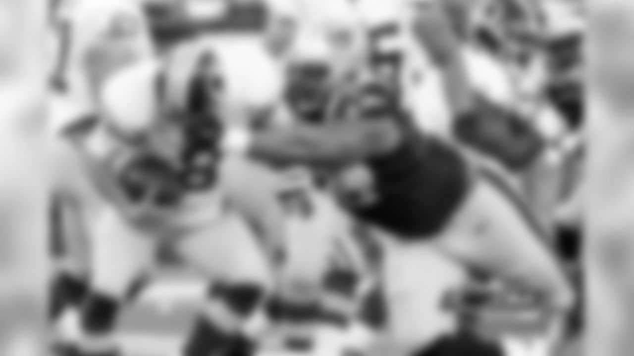DL Akiem Hicks