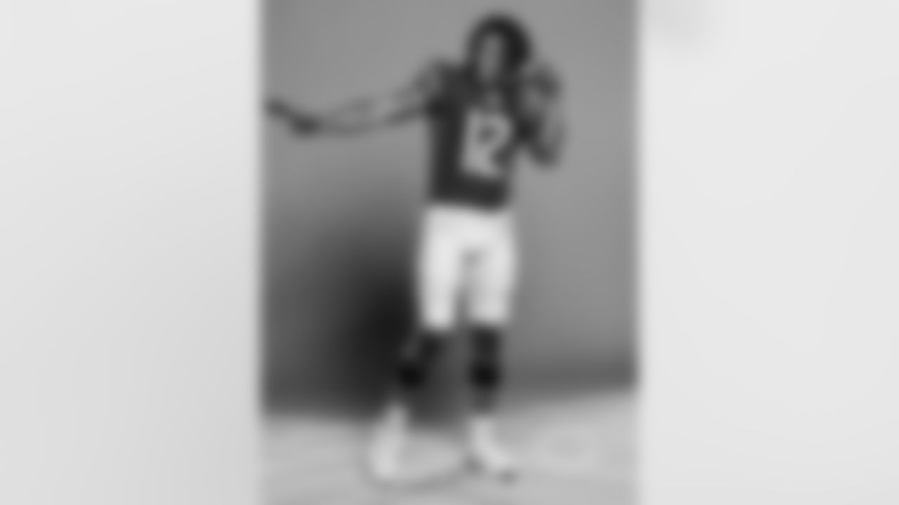 WR Velus Jones Jr.