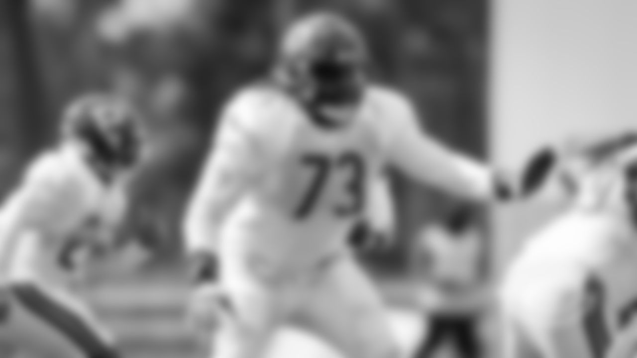 OL Lachavious Simmons | #73