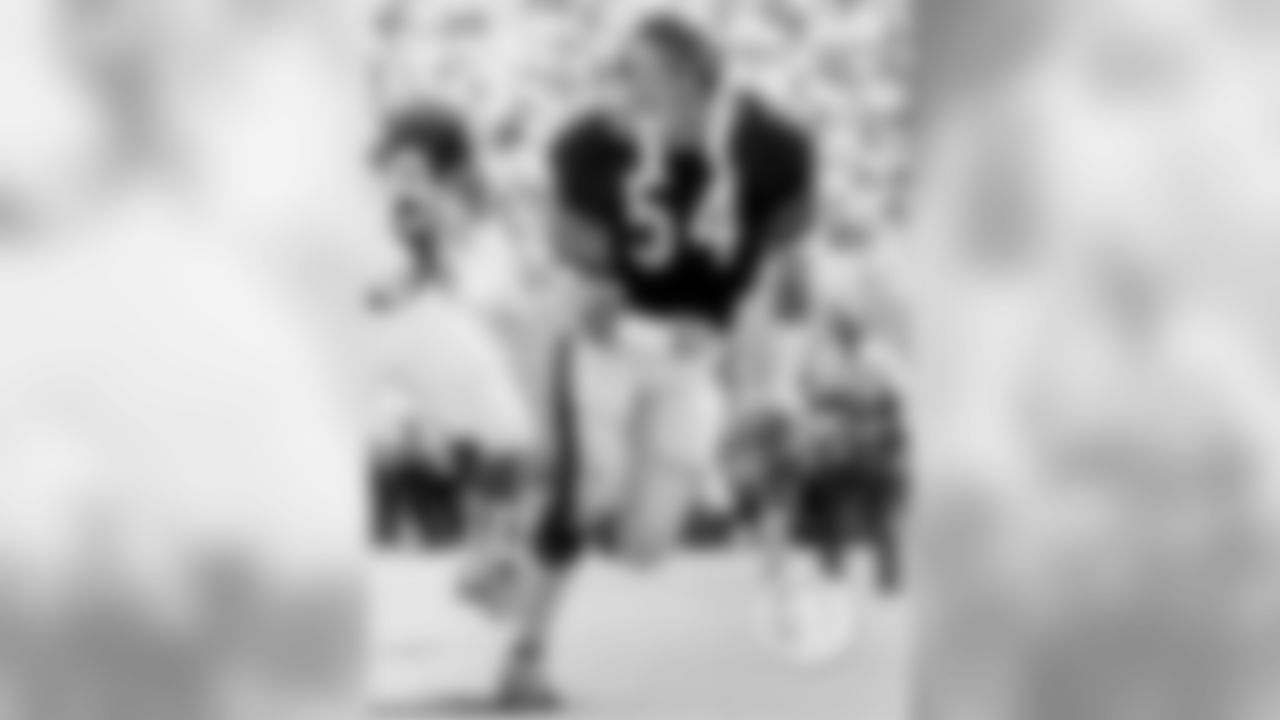 (4) Tom Hicks, linebacker (1975)
The Illinois product who attended Willowbrook High played in 64 games with 42 starts in five seasons with the Bears, recording five interceptions.