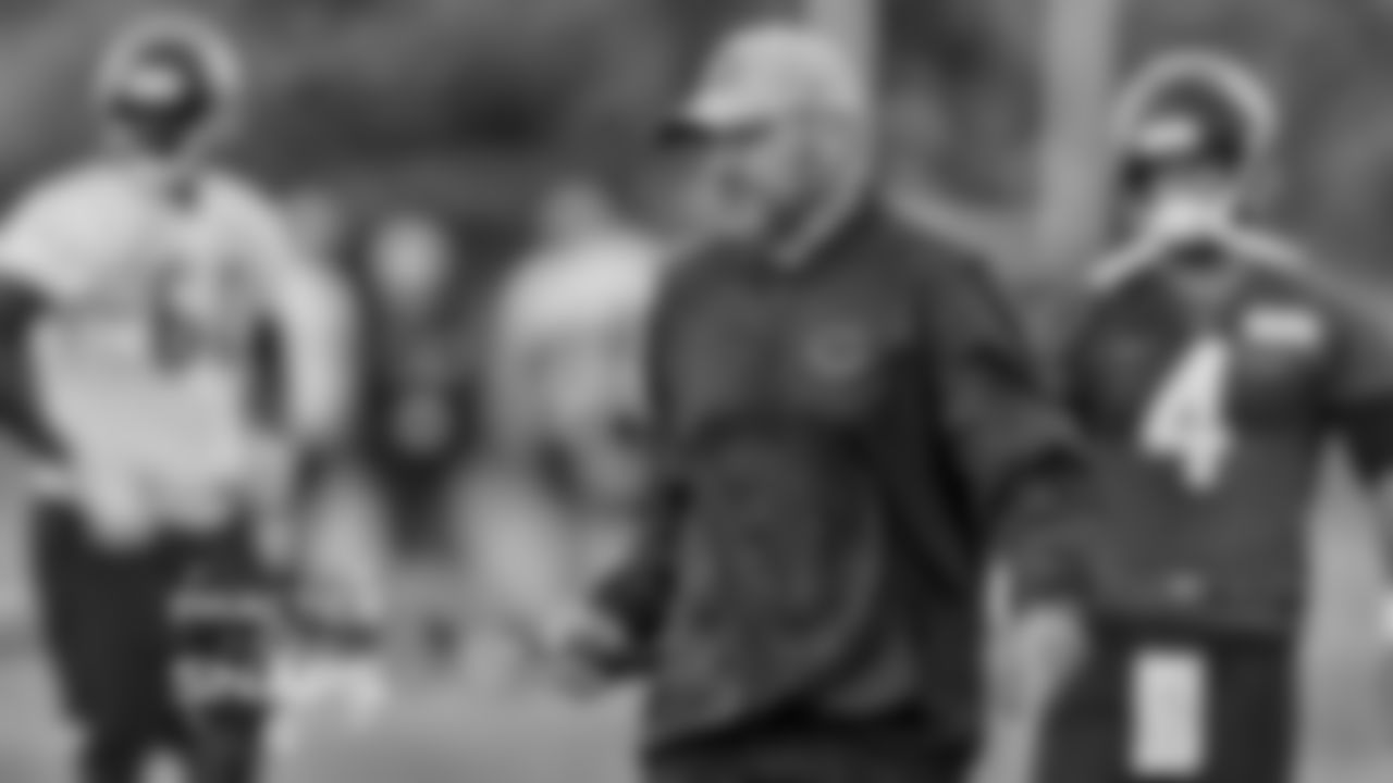 Offensive coordinator Mark Helfrich