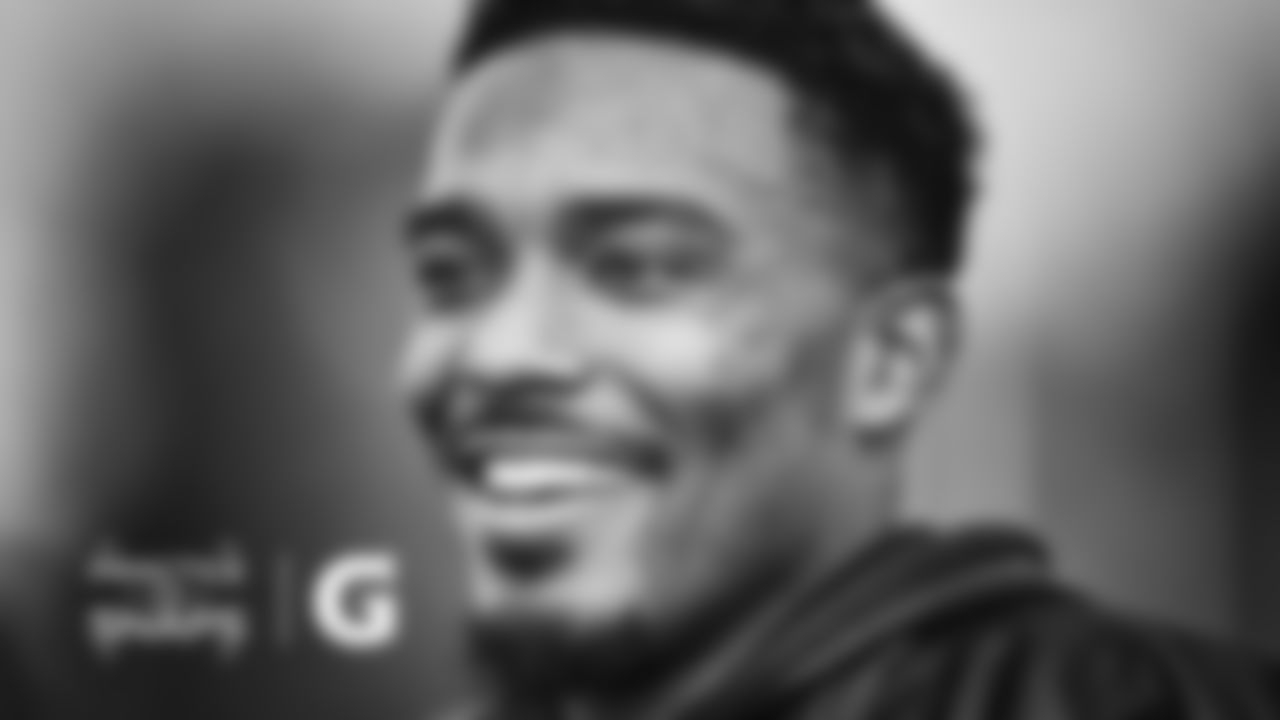 WR Marvin Hall