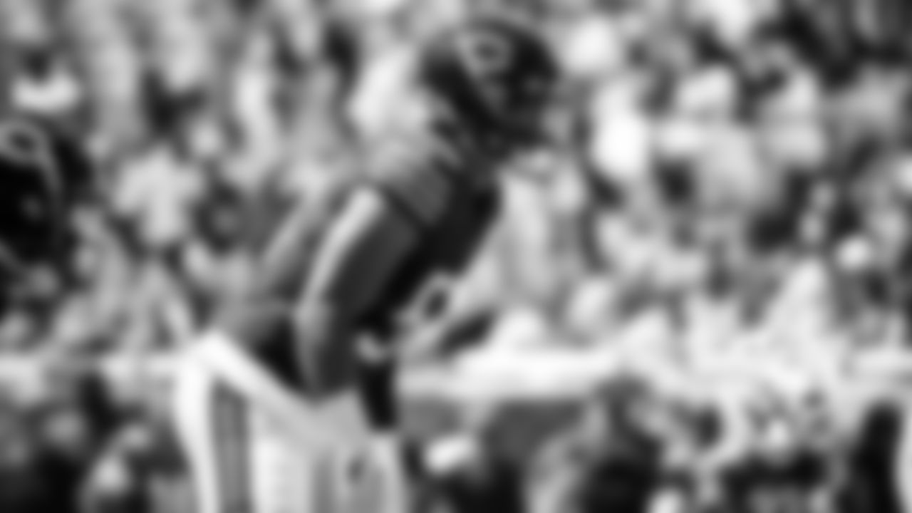 LB T.J. Edwards | #53