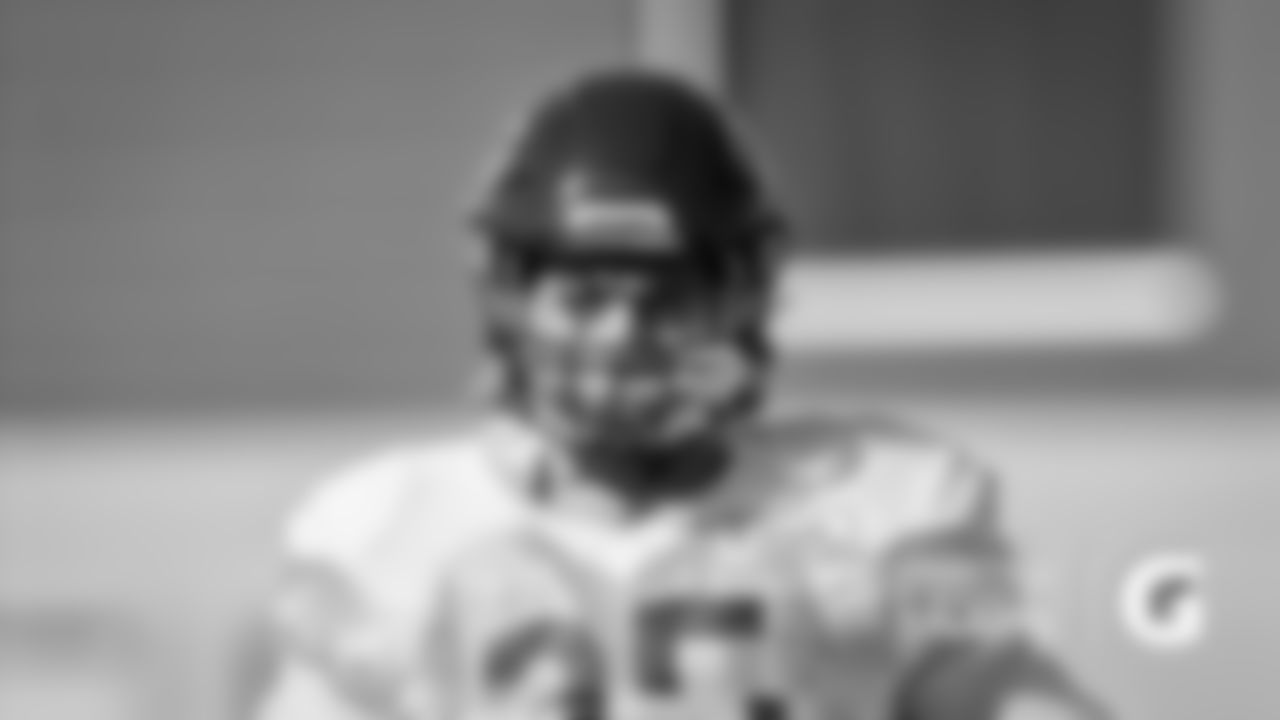 RB Ryan Nall