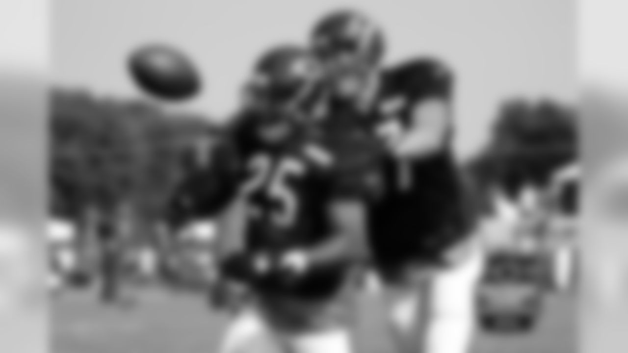 RB Ka'Deem Carey, TE Jeron Mastrud
