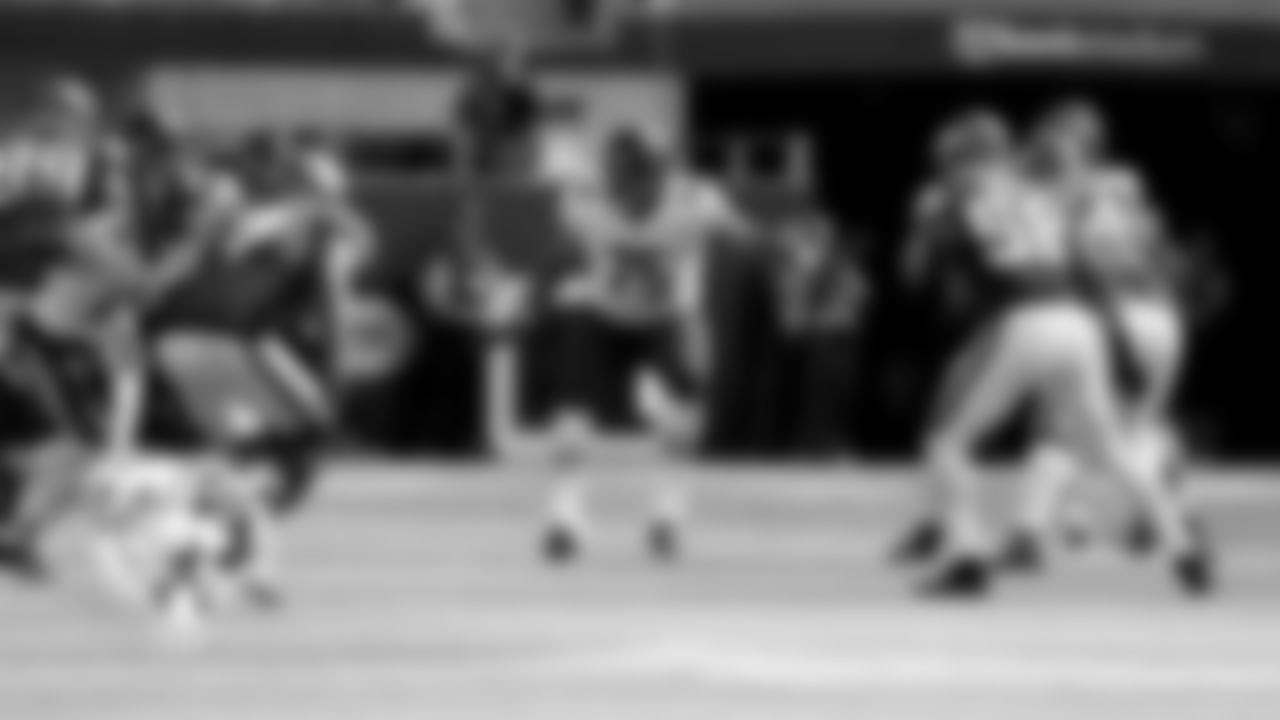 OL Larry Borom | #75