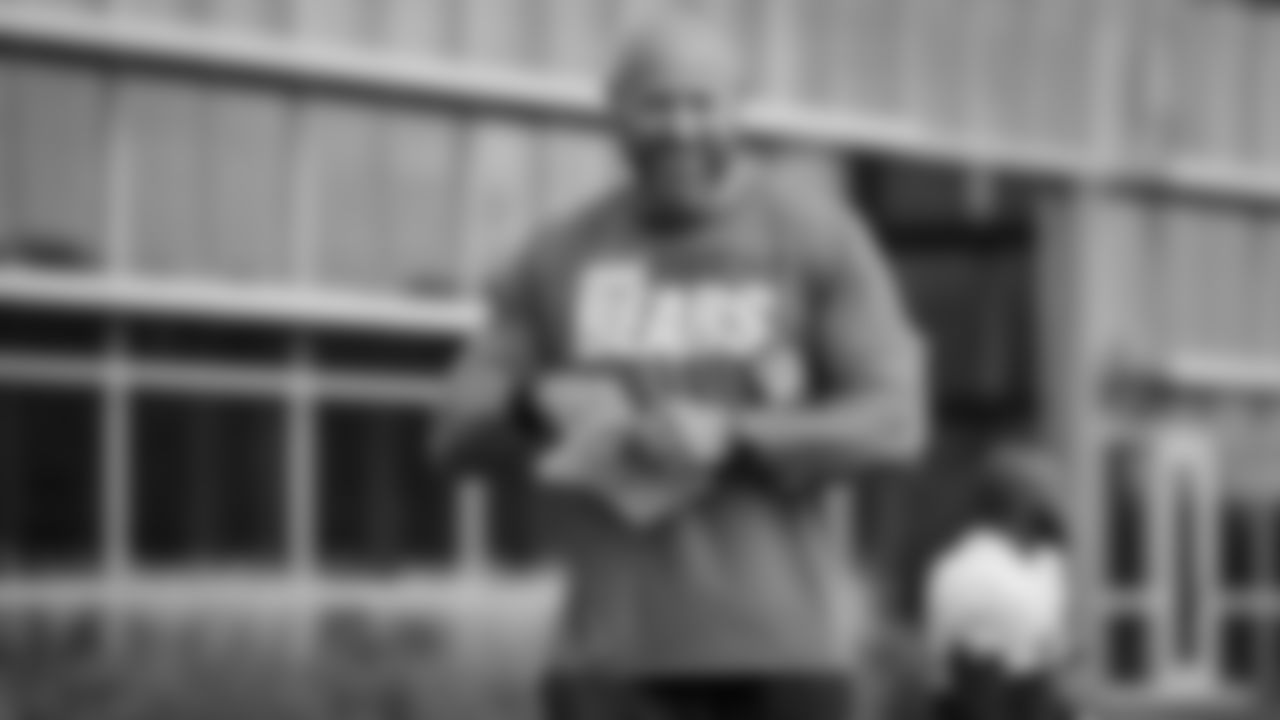 Wide receivers coach Mike Furrey
