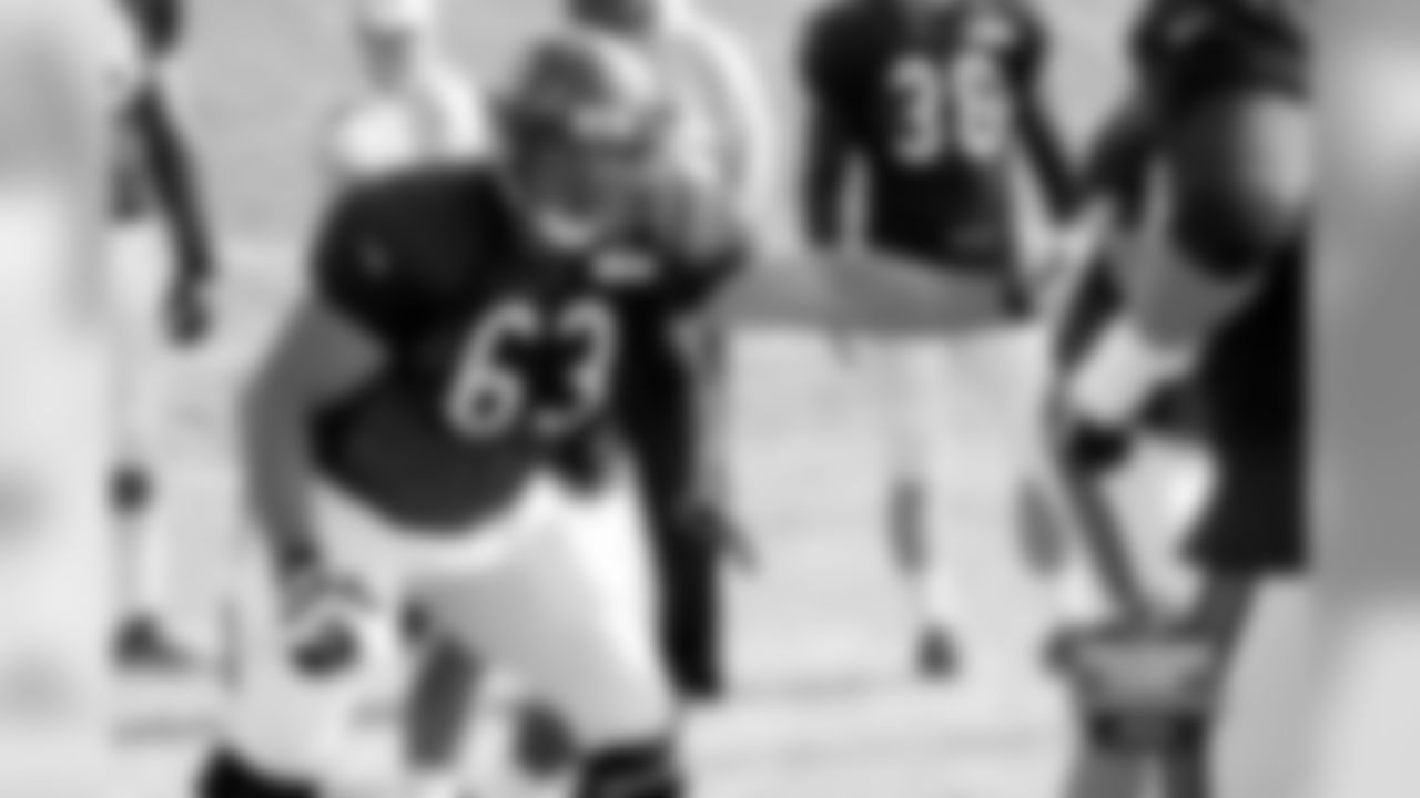 C Roberto Garza