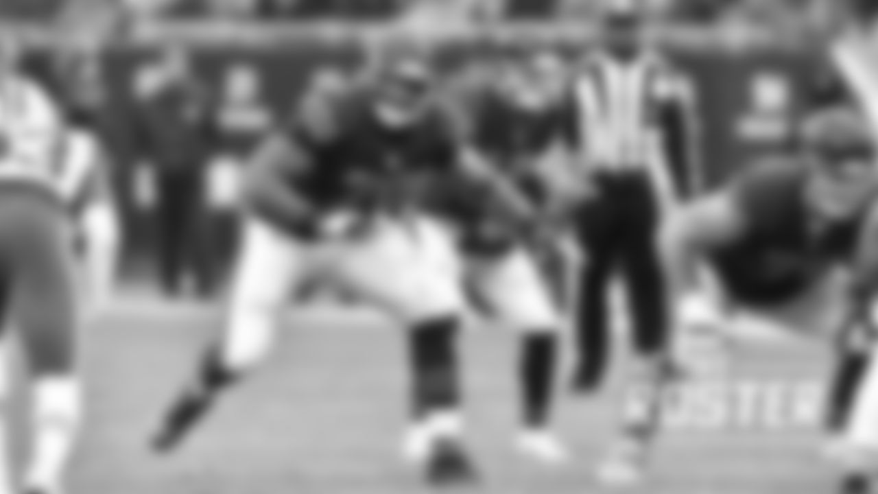 OT Bobby Massie