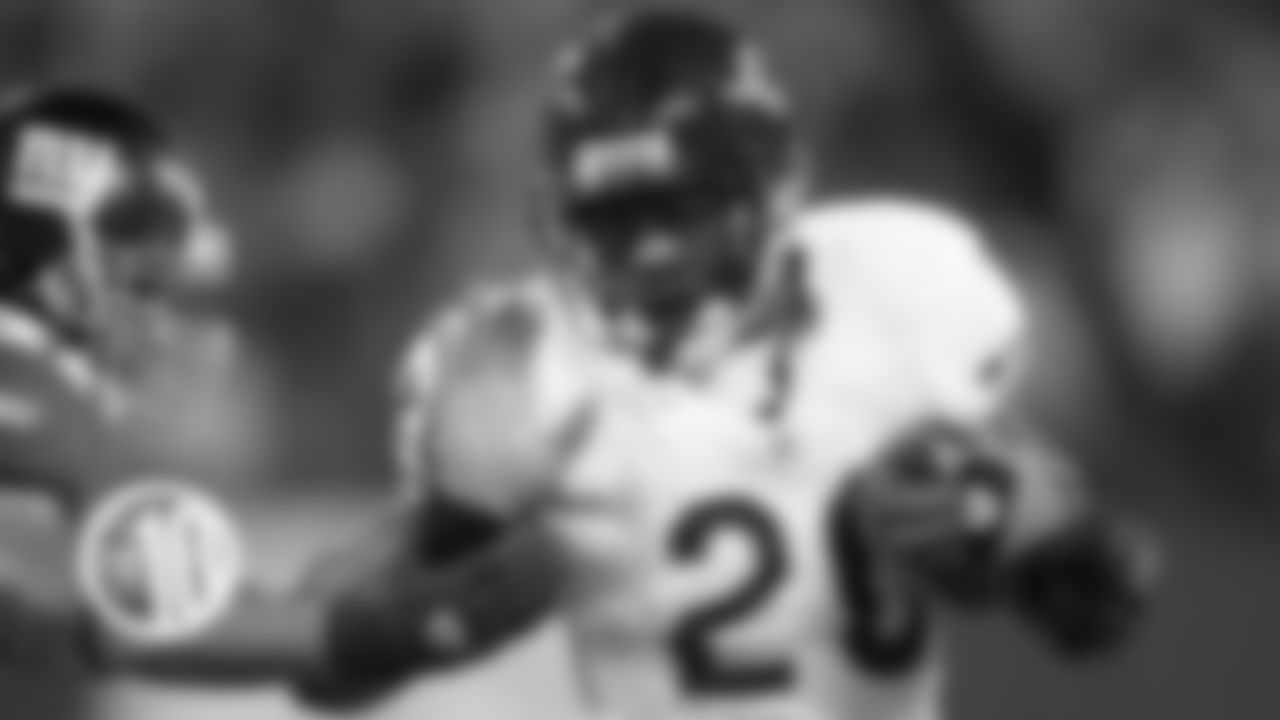 5. Thomas Jones
The former Bears running back has appeared in TV shows such as "Hawaii Five-O" and "Shameless" and in the movie "Straight Outta Compton."