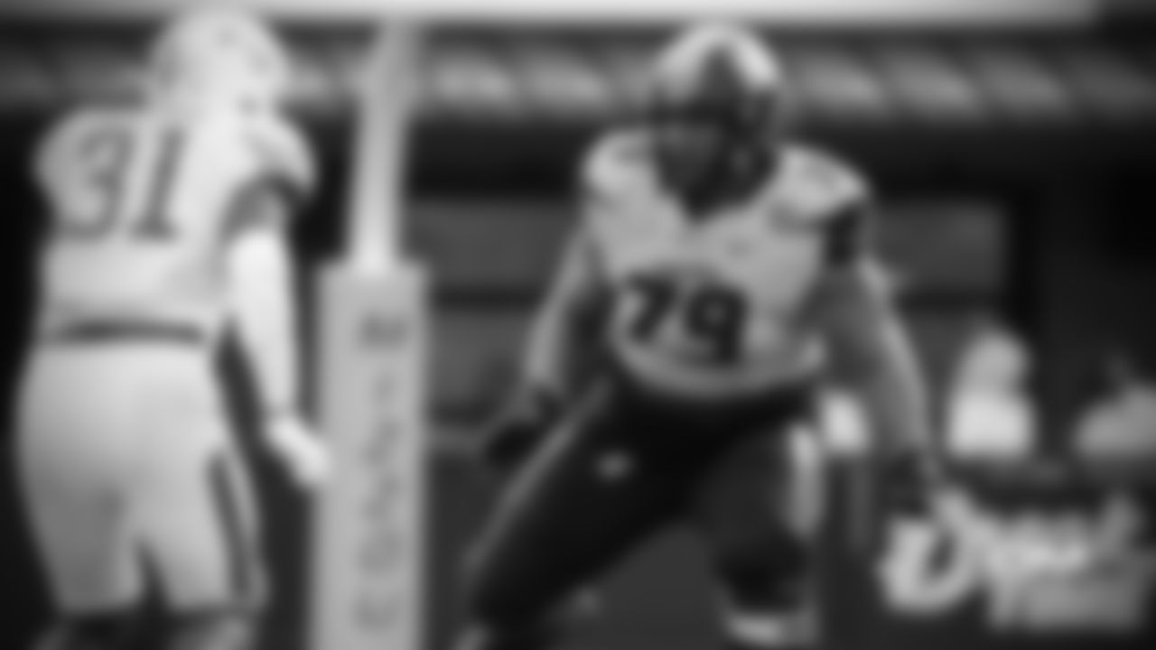 2021 NFL Draft: Offensive lineman Larry Borom, Missouri, Round 5, Pick ...