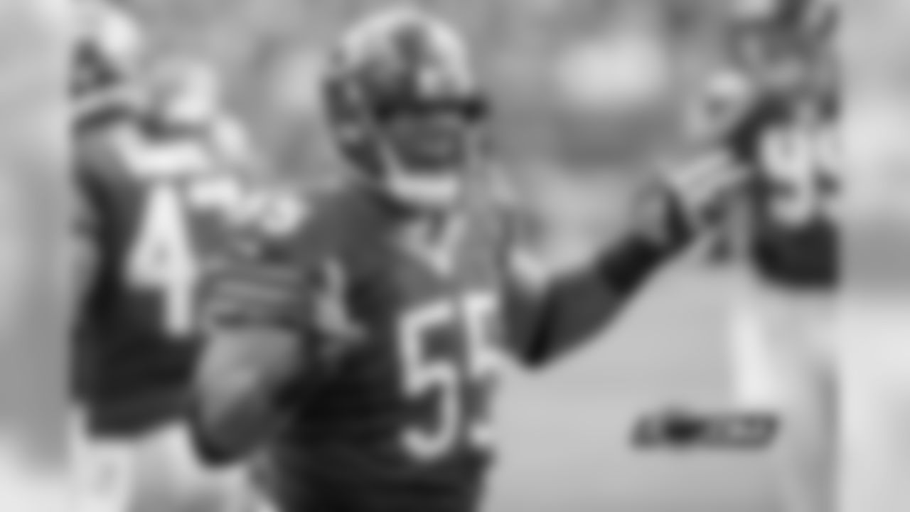 LB Lance Briggs celebrates after forcing the Rams into a three and out situation in the second quarter.