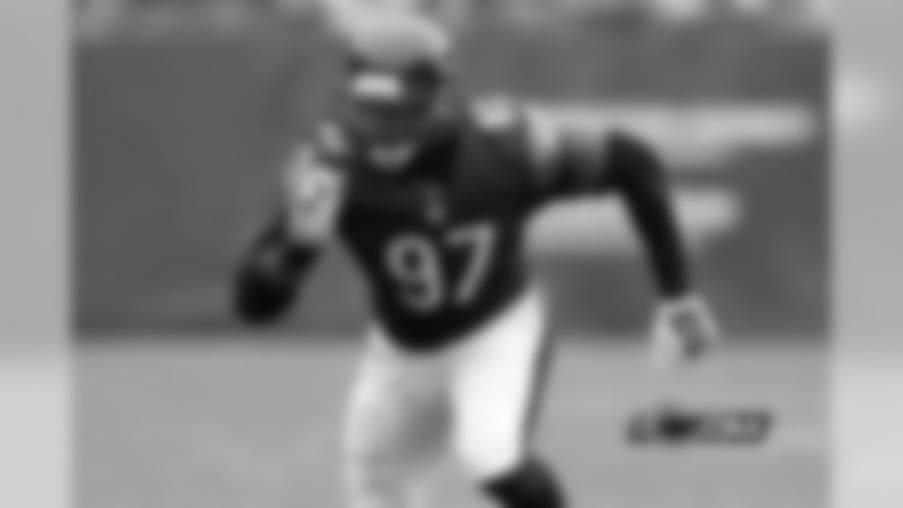 LB Willie Young