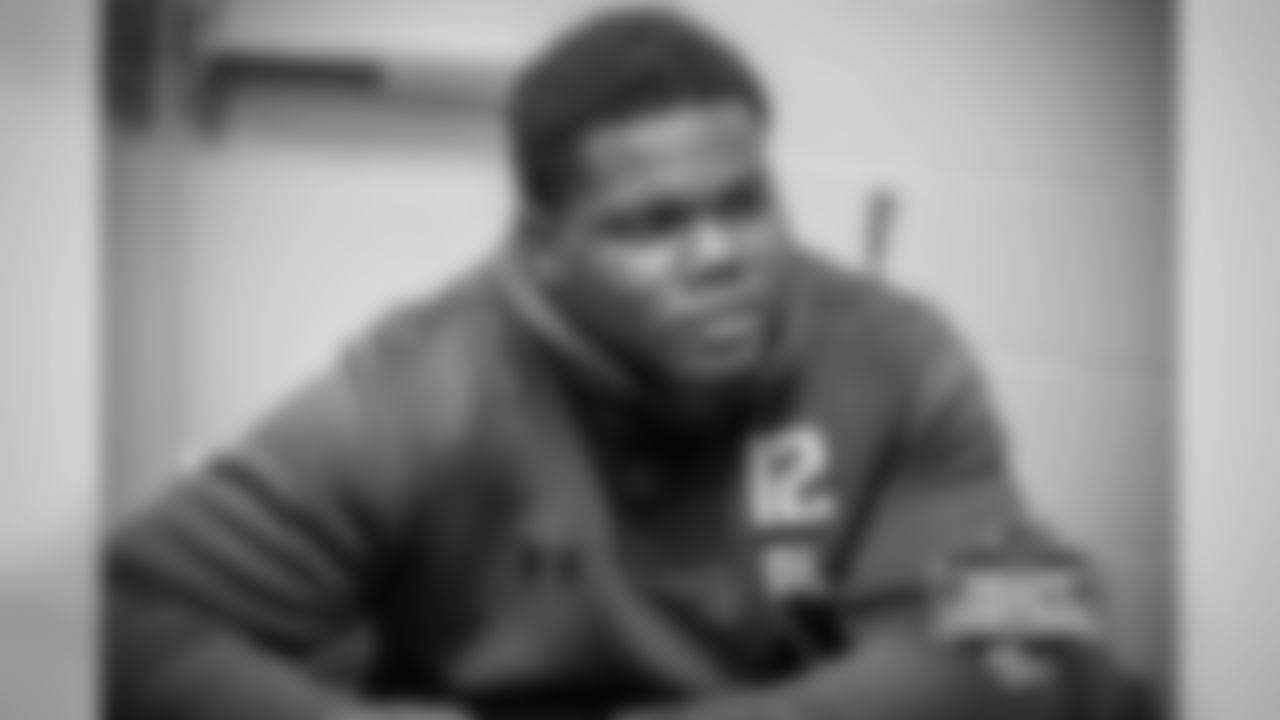 With the 145th pick in the 2018 NFL Draft, the Chicago Bears select Delaware DL Bilal Nichols.