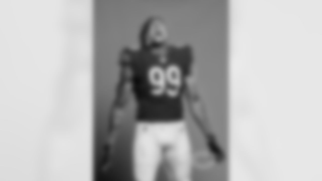 LB Trevis Gipson