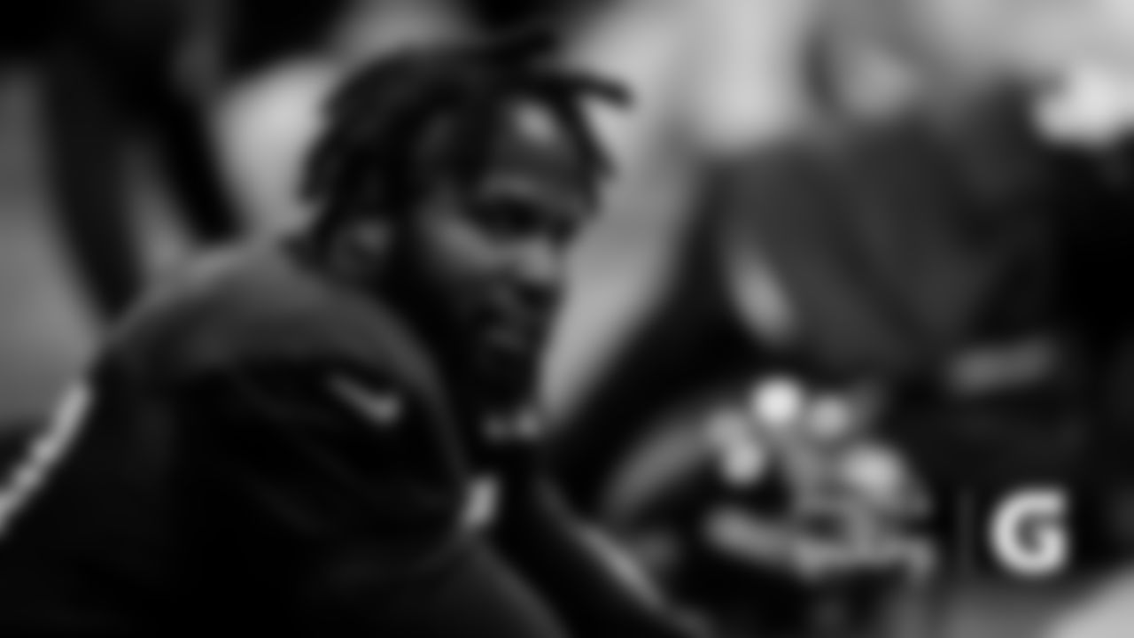 DL Mario Edwards Jr.