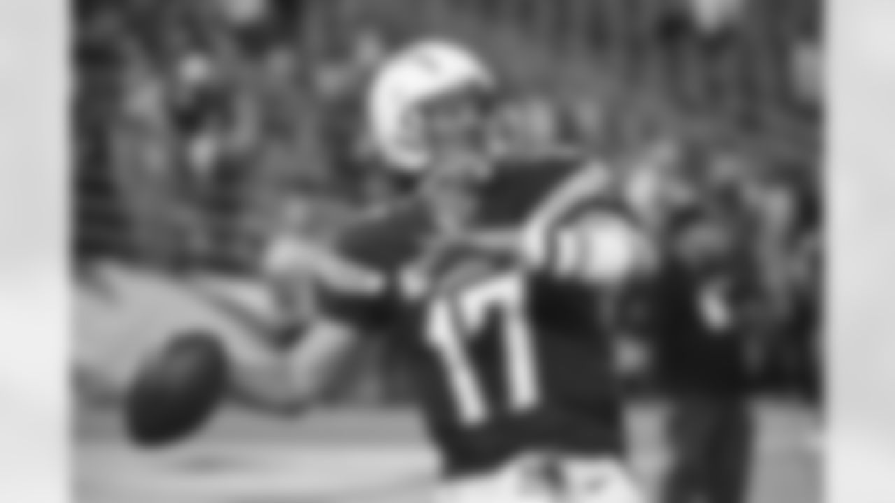 San Diego Chargers quarterback Philip Rivers warms up